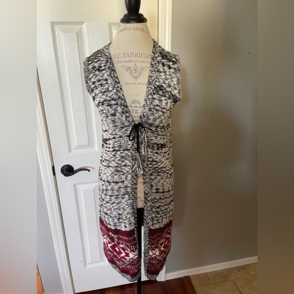 Almost Famous Red Black White Long Sleeveless Cardigan Size Large